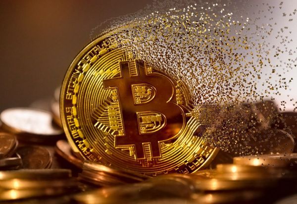 WhatsApp, scambio di denaro in criptovalute?